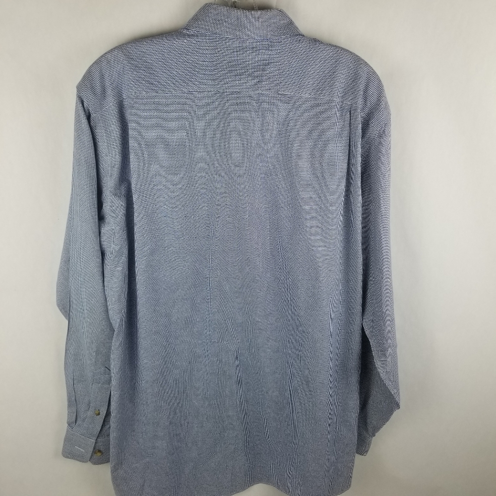🎁 3/$20 L.L Bean Button down - Picture 3 of 3
